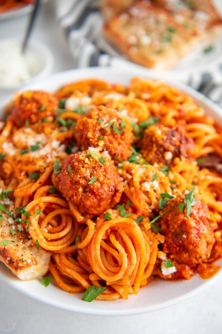 Instant Pot Spaghetti and Meatballs | Easy Dinner Ideas