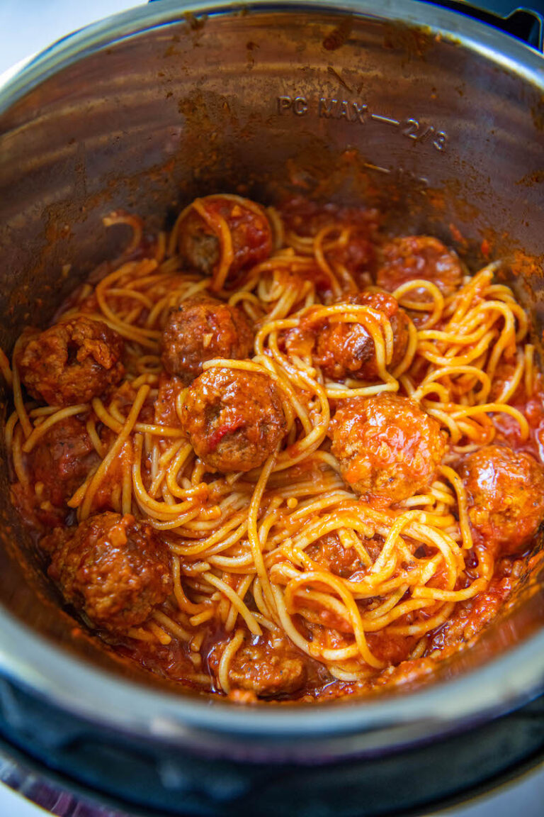 Instant Pot Spaghetti And Meatballs | Easy Dinner Ideas