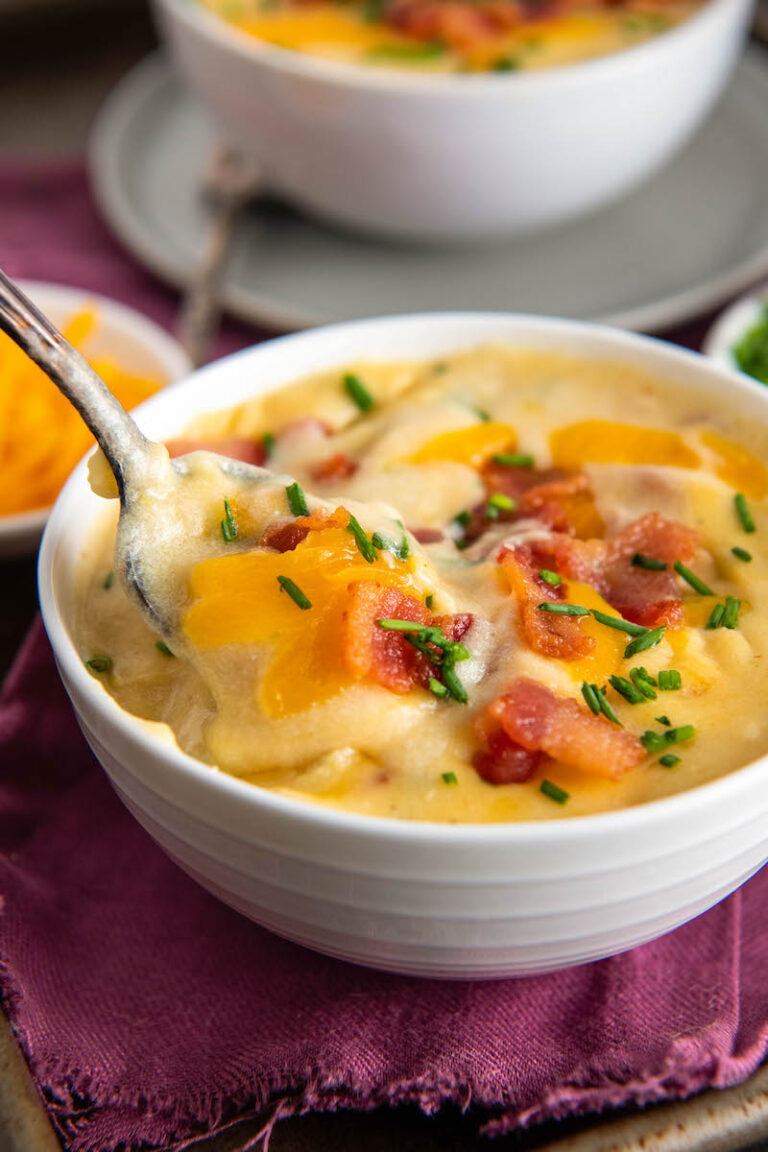 The BEST Loaded Potato Soup | Easy Dinner Ideas