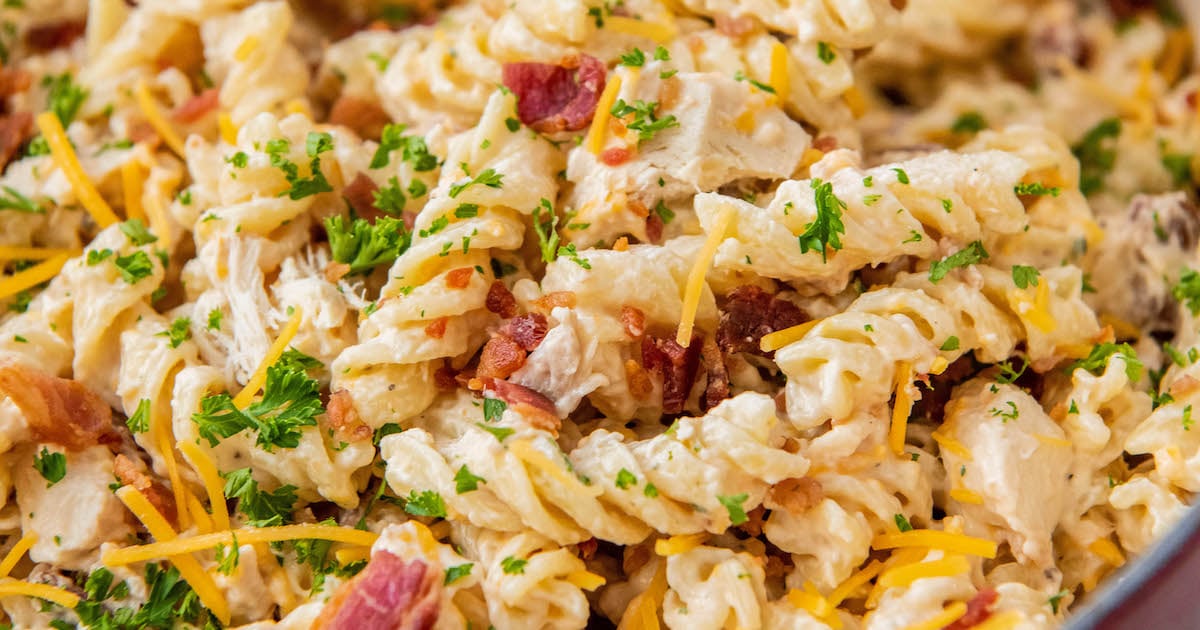 Chicken Bacon Ranch Pasta | Easy + Creamy Pasta Dinner In 20 Minutes!