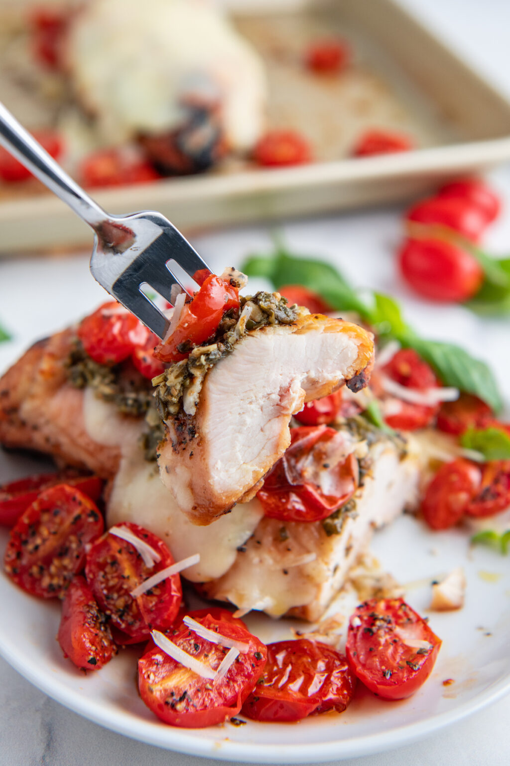 Easy Pesto Chicken Caprese in 30 Minutes Easy Dinner Ideas