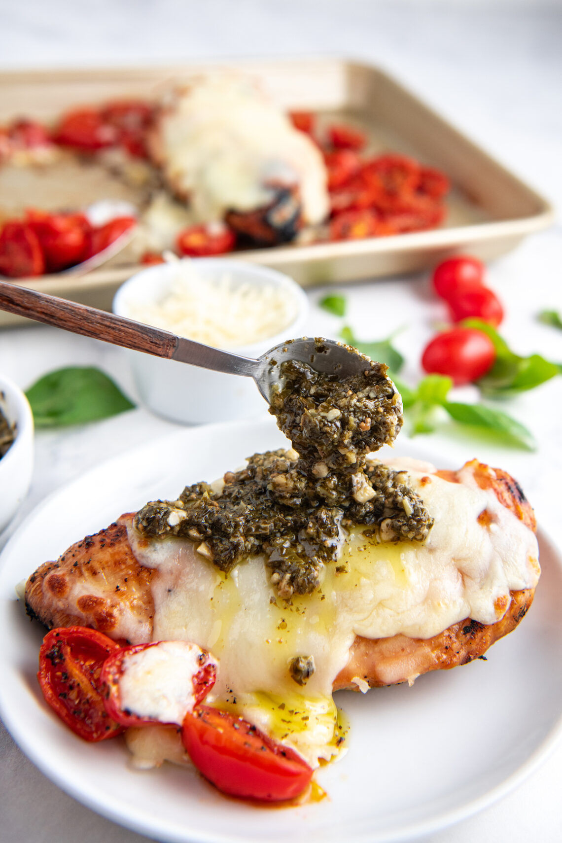 Easy Pesto Chicken Caprese in 30 Minutes | Easy Dinner Ideas