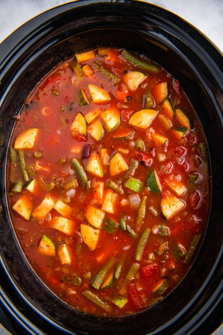 Easy Crockpot Minestrone Soup Recipe | Easy Dinner Ideas