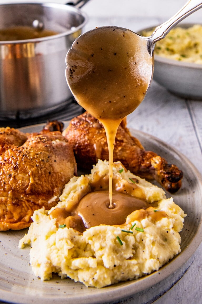 Homemade Brown Gravy (No Drippings!) Easy Dinner Ideas