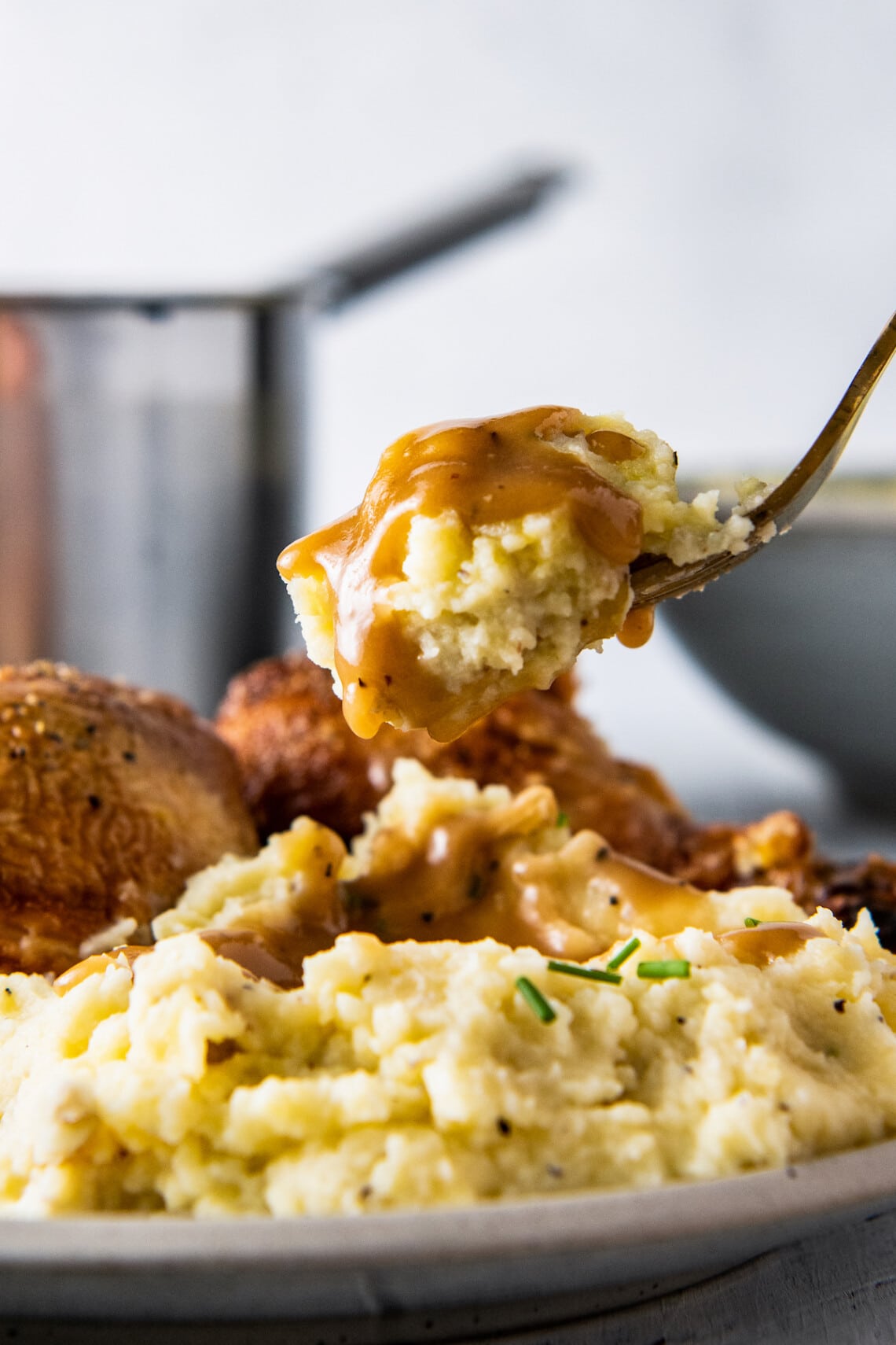 Homemade Brown Gravy (No Drippings!) Easy Dinner Ideas