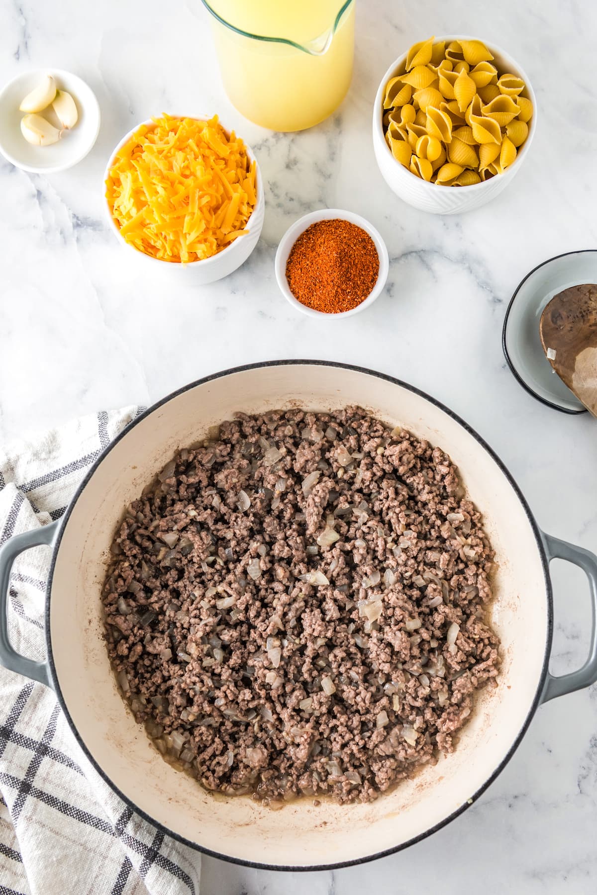 cooked ground beef in a large pot