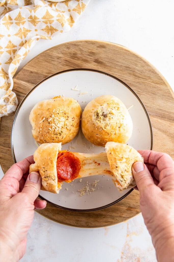 Pepperoni Pizza Bombs | Easy Dinner Ideas