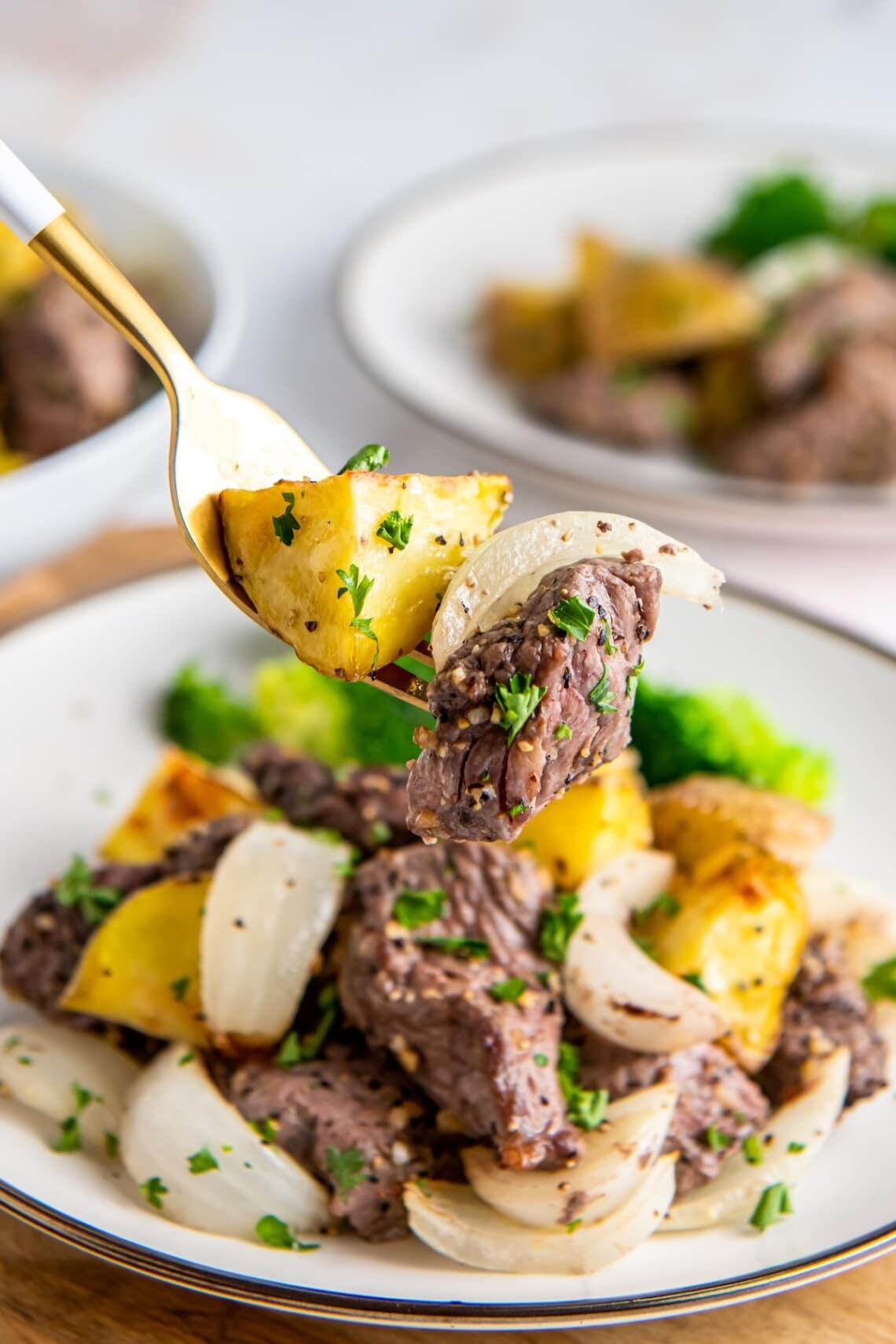 Juicy Air Fryer Steak Bites With Potatoes | Easy Dinner Ideas