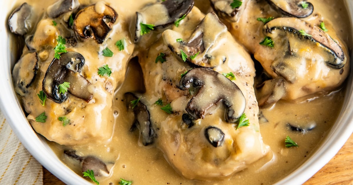 Easy Creamy Smothered Chicken and Gravy Recipe - Chef Lola's Kitchen