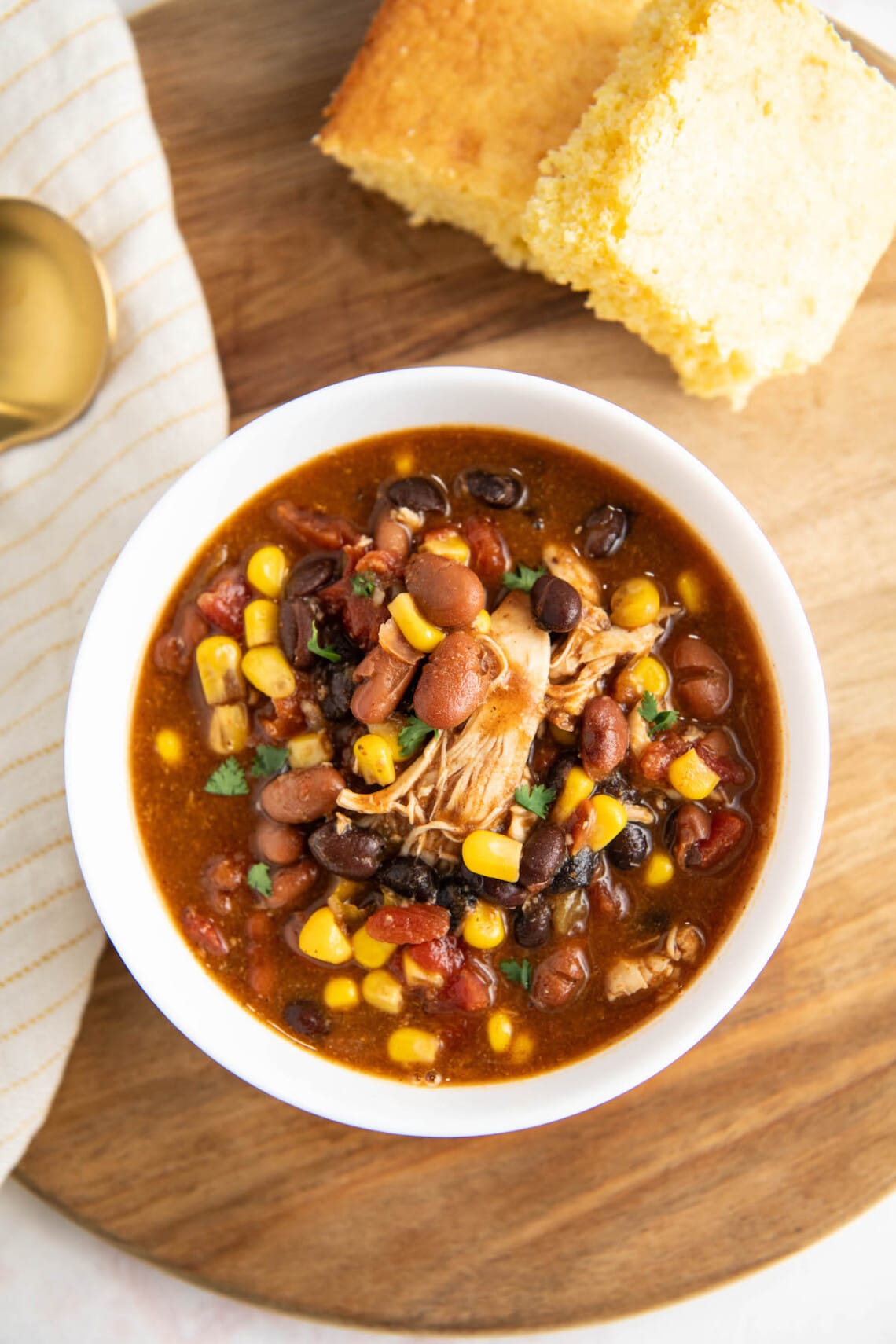 Easy Crockpot Chicken Chili Recipe Easy Dinner Ideas