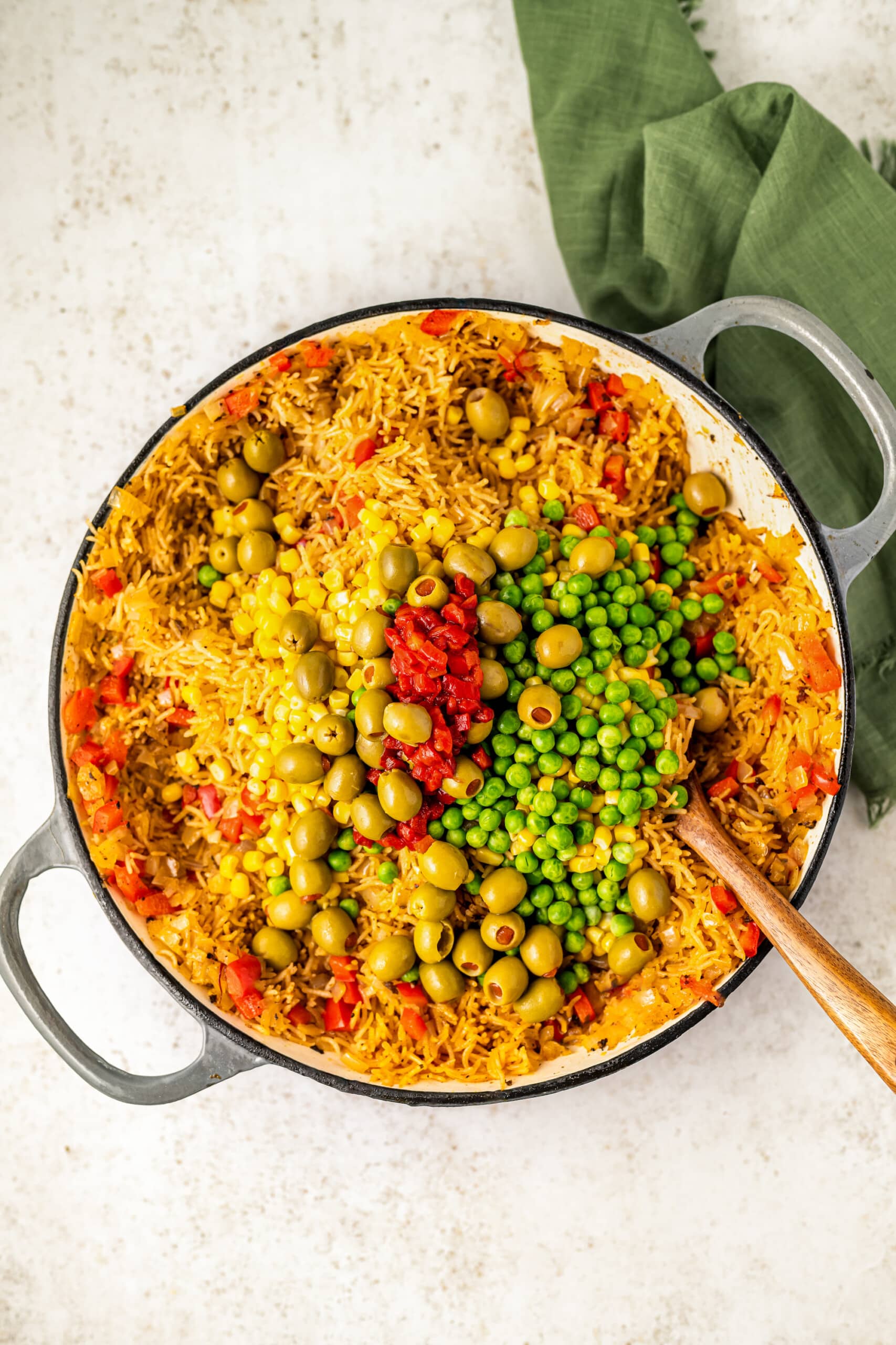 Arroz con Pollo (Spanish Chicken and Rice) | Easy Dinner Ideas