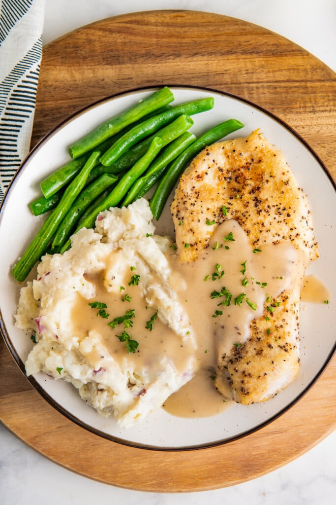 Best Homemade Chicken Gravy Recipe | Easy Dinner Ideas