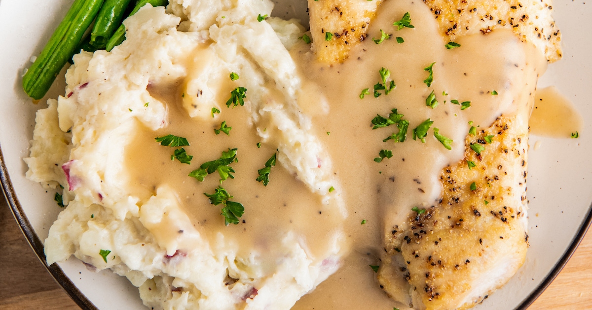 Best Homemade Chicken Gravy Recipe | Easy Dinner Ideas