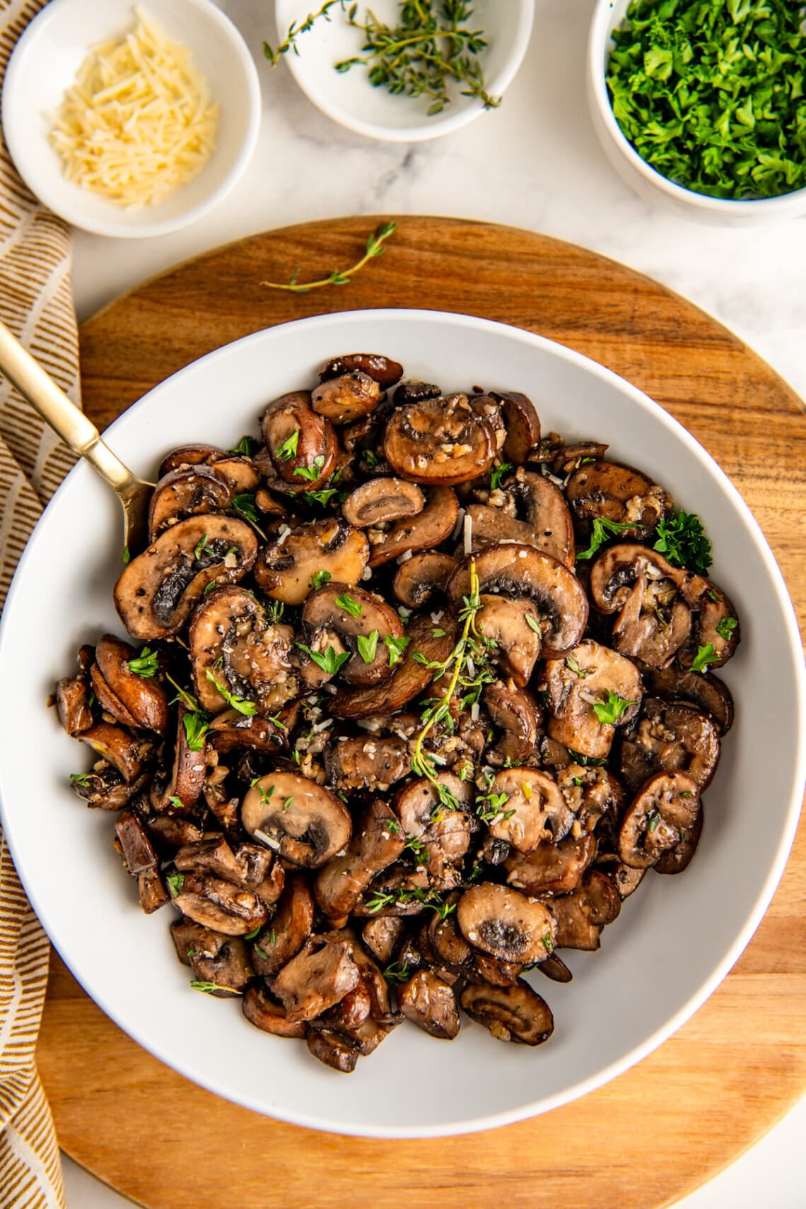 Garlic Sauteed Mushrooms Recipe | Easy Dinner Ideas
