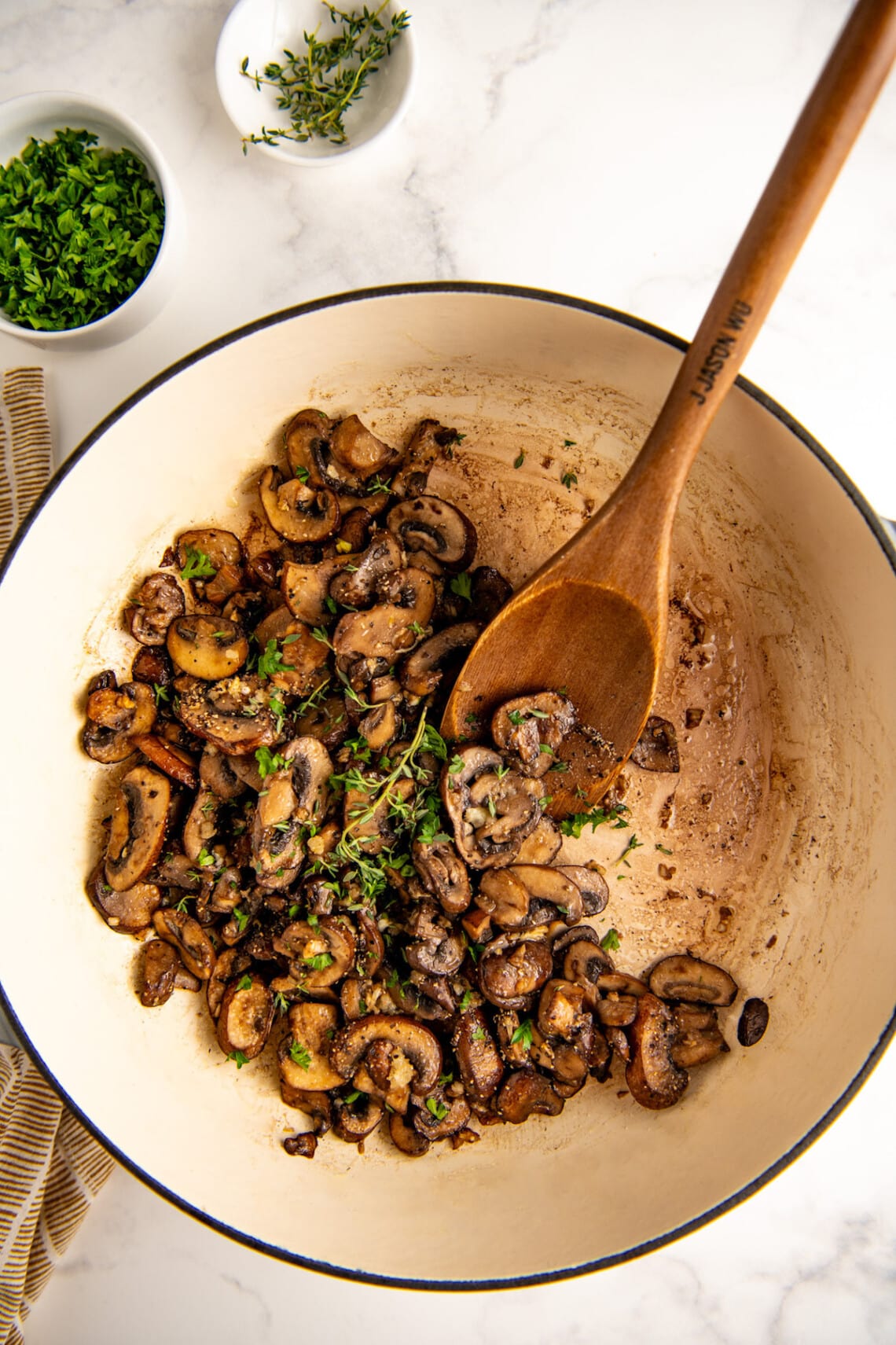 Garlic Sauteed Mushrooms Recipe | Easy Dinner Ideas
