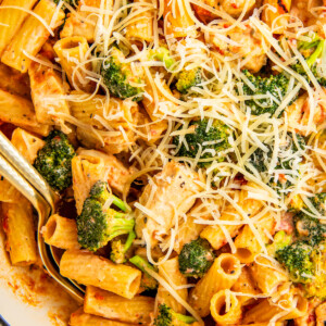 Close-up of the cheesy pasta dinner with broccoli.